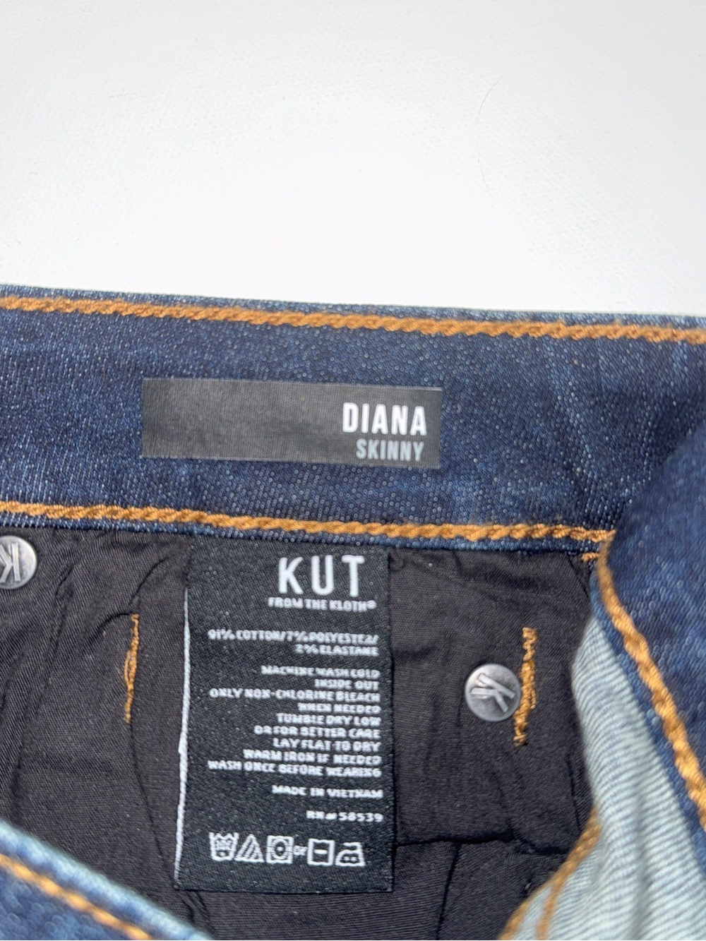 Kut from the Kloth Women’s Skinny Jeans in Dark Blue Denim - Picture 9 of 9
